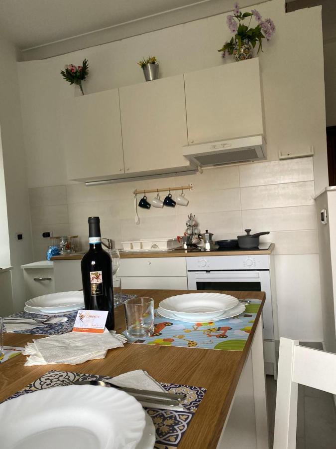 דירות פורטיצ'י Casa Vacanza Le Ginestre מראה חיצוני תמונה