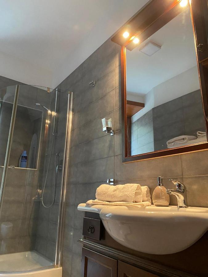 דירות פורטיצ'י Casa Vacanza Le Ginestre מראה חיצוני תמונה